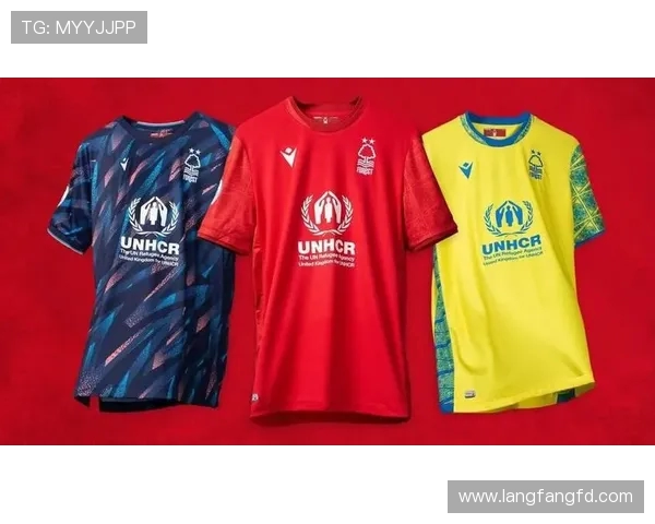 PES2014游戏中的英超球衣样式与现实对比